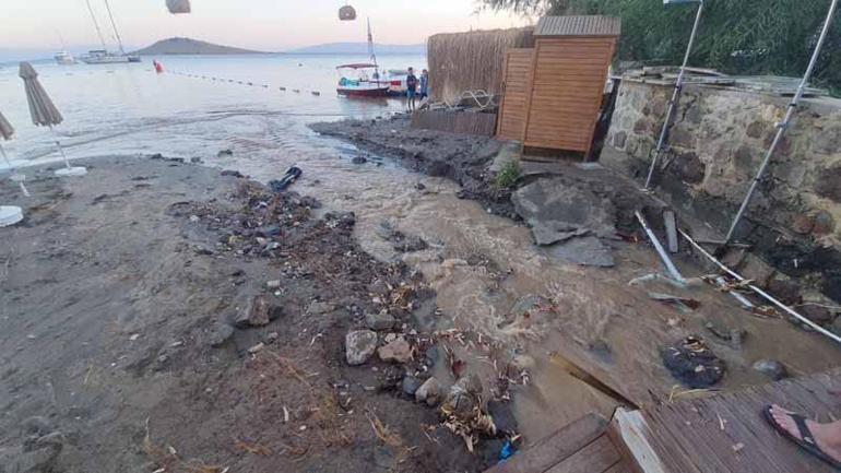 Bodrum'da ana su isale hattı patladı; sürücüler güçlükle ilerledi