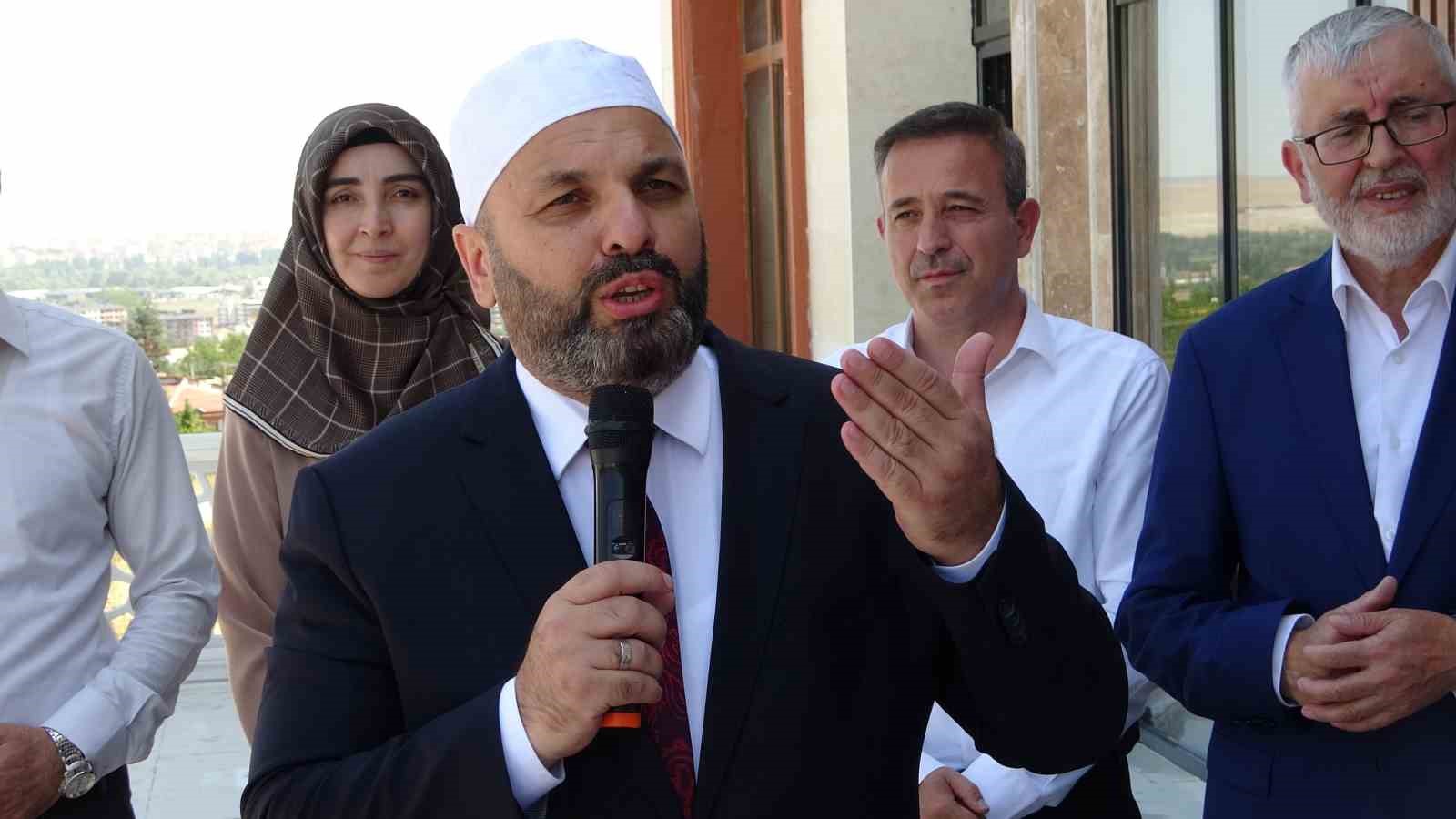 Kütahya’da Kevser Camii ibadete açıldı