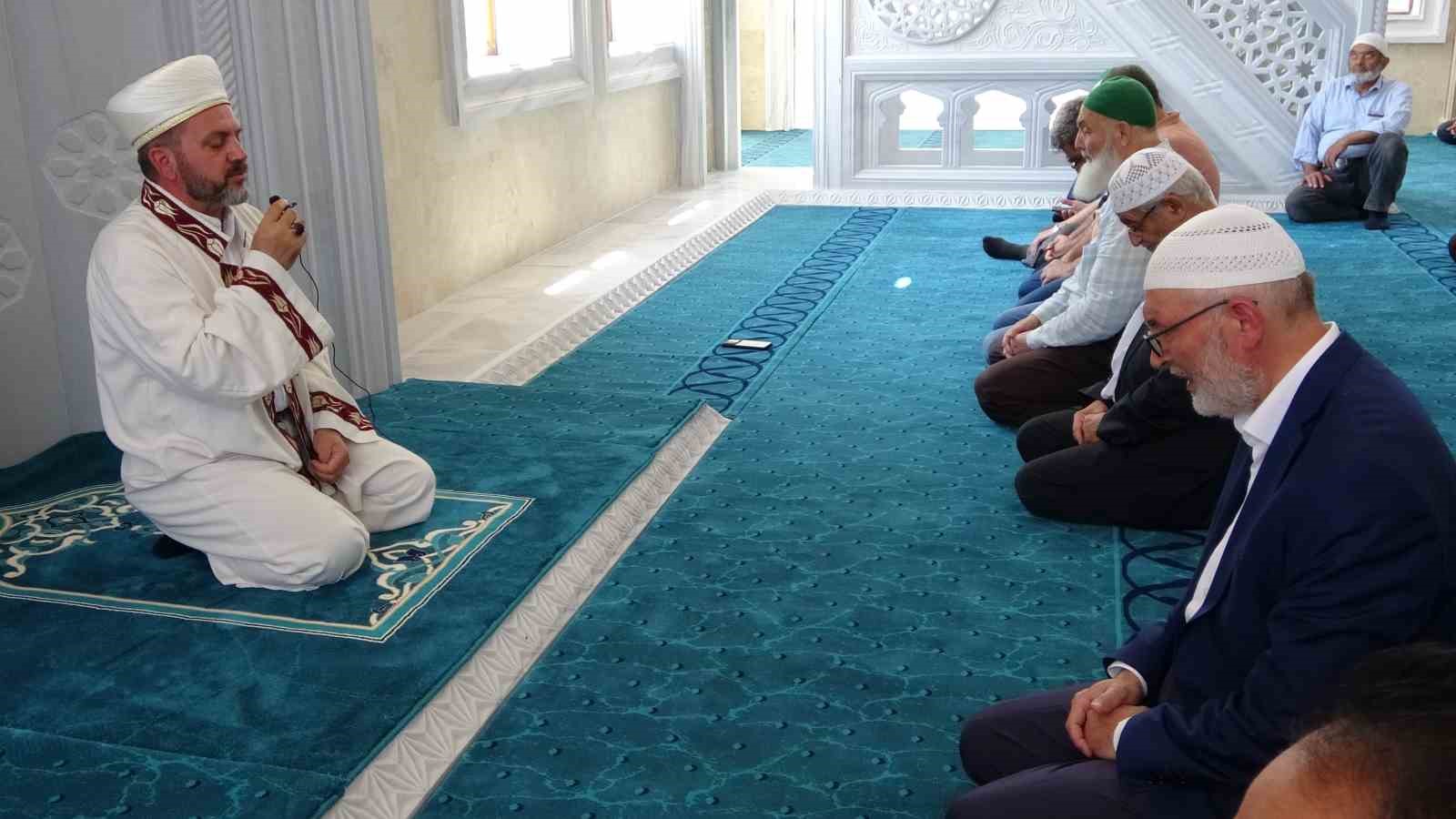 Kütahya’da Kevser Camii ibadete açıldı