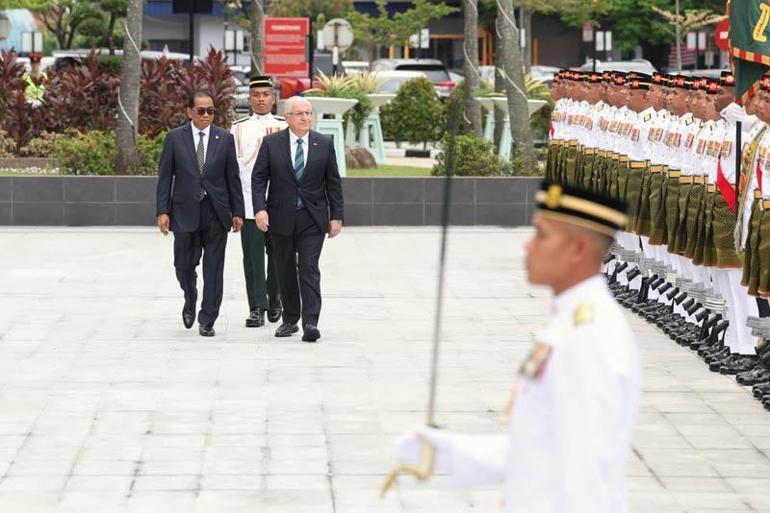 Bakan Güler, Malezyalı mevkidaşı Nordin ile bir araya geldi