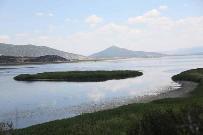 Eğirdir Gölü'nün bölünmesine 1,2 kilometre kaldı