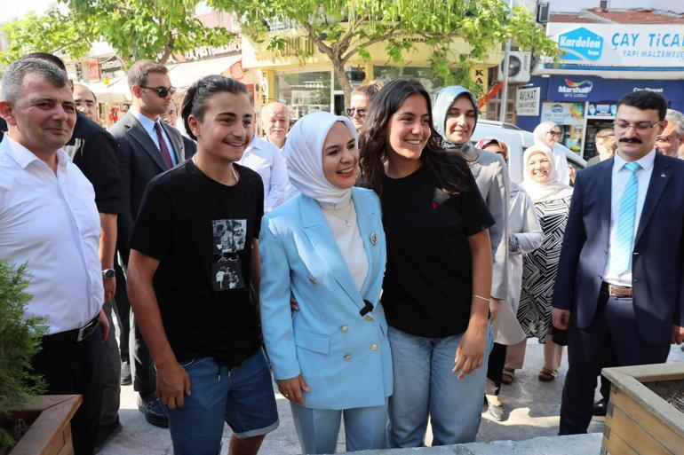 Bakan Göktaş, Hacı Bektaş-i Veli Kültür Derneği'ni ziyaret edip, aşure dağıttı