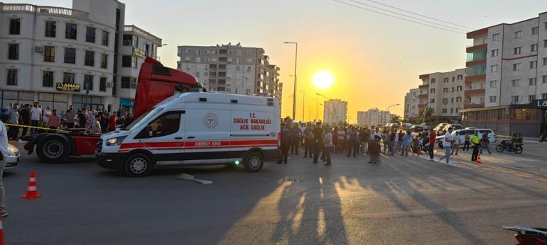 Mardin’de TIR'ın altında kalan kadının hayatını kaybettiği kaza anı, kamerada