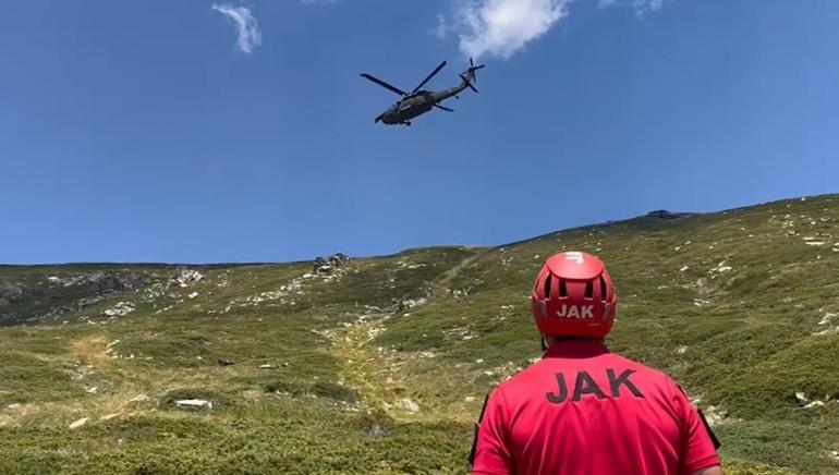 Bursa'da off-road aracı, 100 metrelik uçuruma düştü: 2 yaralı helikopterle alındı