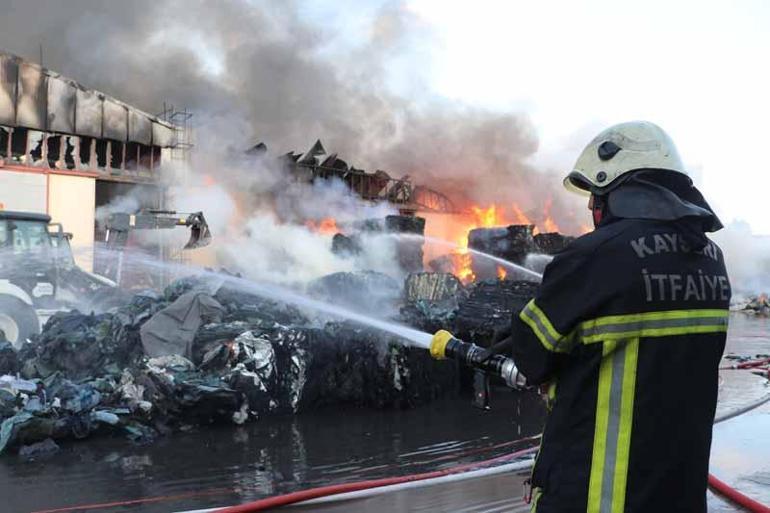 Kayseri'de keçe fabrikasında yangın