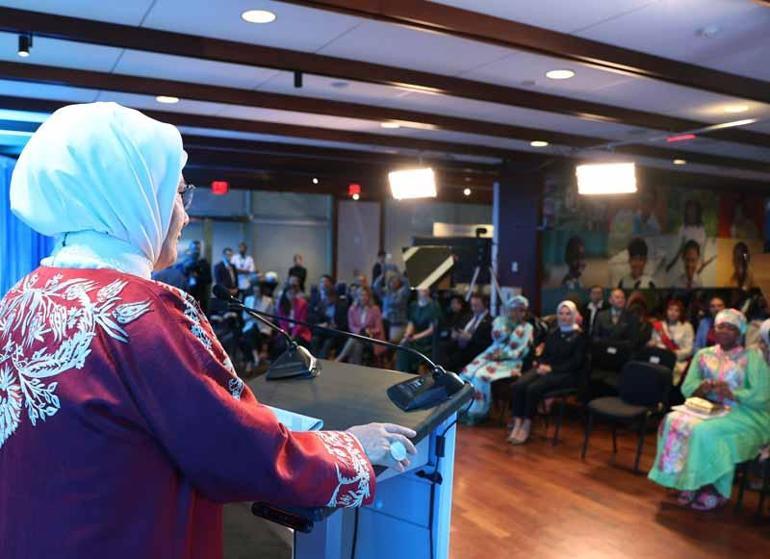 Emine Erdoğan, New York’ta ‘Bir Deniz Yıldızı Hikâyesi: Gönül Elçilerine Küresel Davet’ programına katıldı