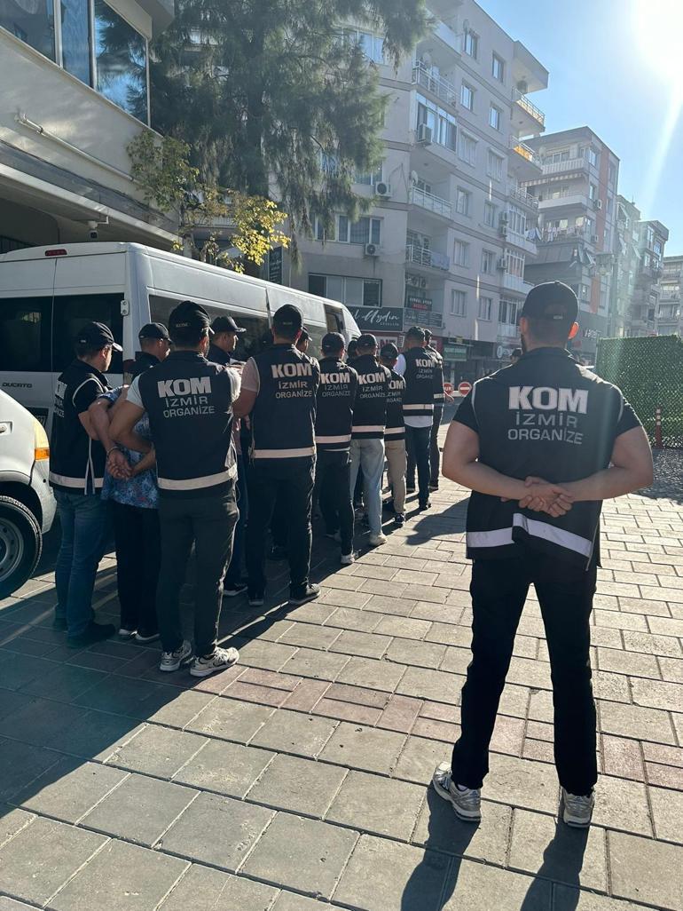 İzmir'de yasa dışı silah imalatı yapan şüphelilere operasyon; 16 gözaltı