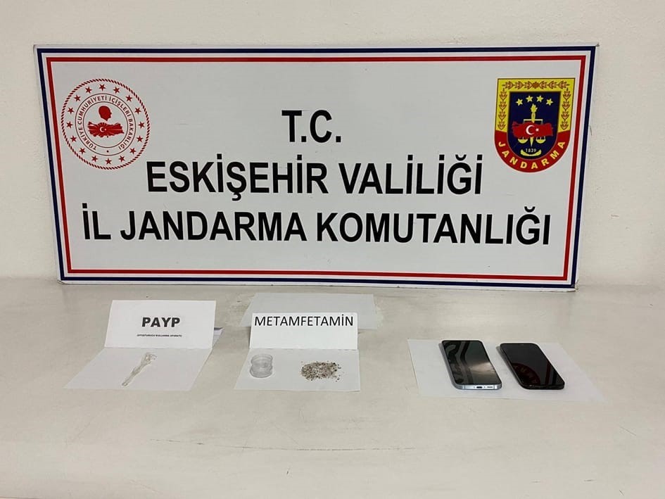 İkametlerinde uyuşturucu madde bulunduran 8 şüpheli hakkında işlem yapıldı