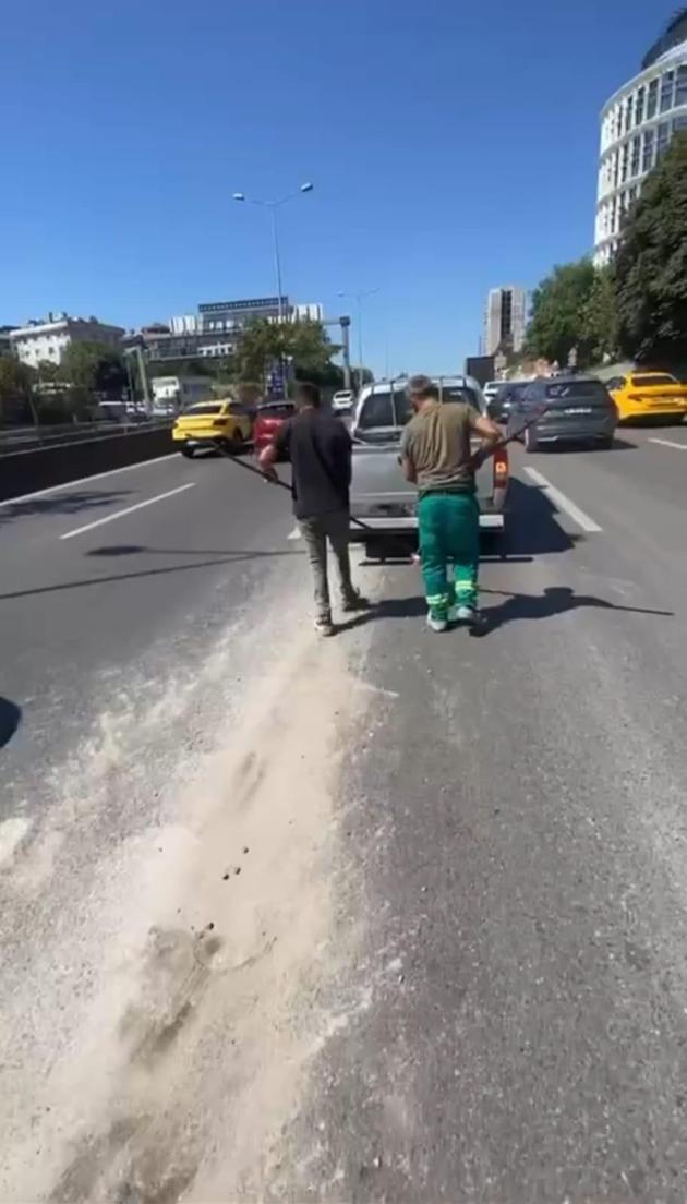 Üsküdar'da yola beton dökerek ilerleyen sürücüye 12 bin 52 lira para cezası