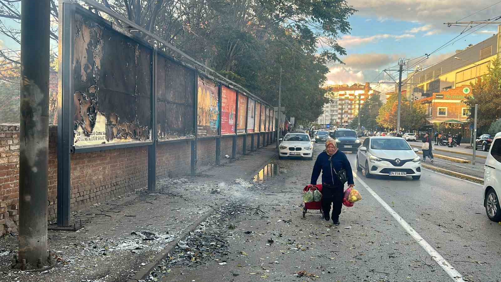 Boş arazide çıkan yangın paniğe neden oldu