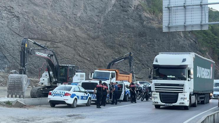 4 kişinin yaralandığı inşaat alanındaki patlamanın nedeni araştırılıyor