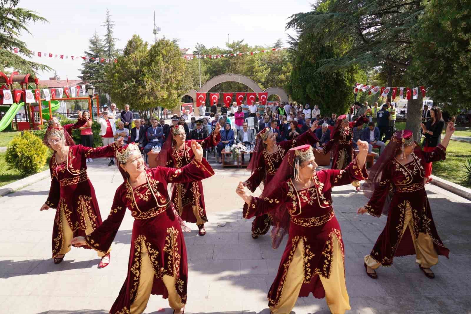 Başkan Ataç, Mahmudiye’nin kurtuluş yıldönümü programına katıldı