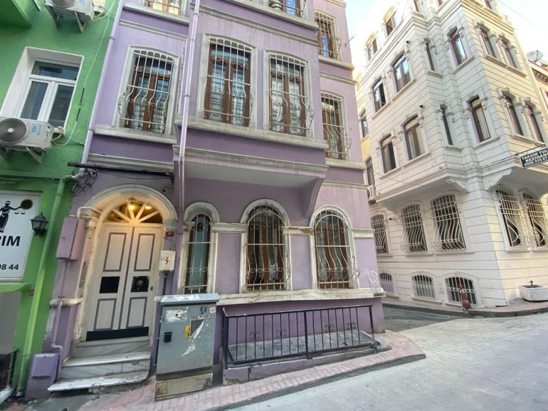 Beyoğlu'nda otel odasında sevgilisini darbederek öldürdü