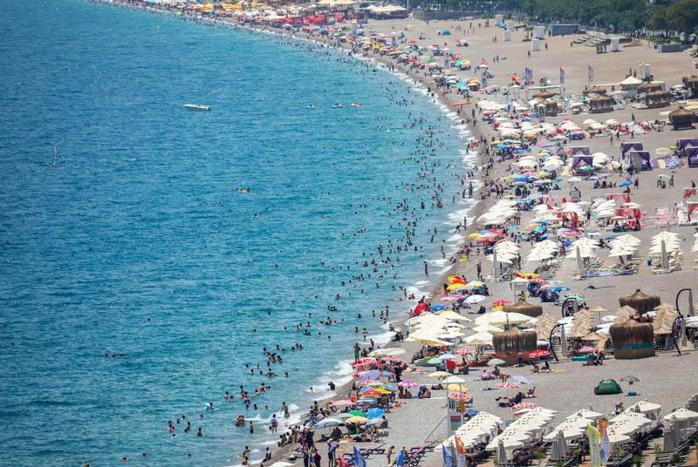 Turistin yüzde 15'i evlerde kalıyor