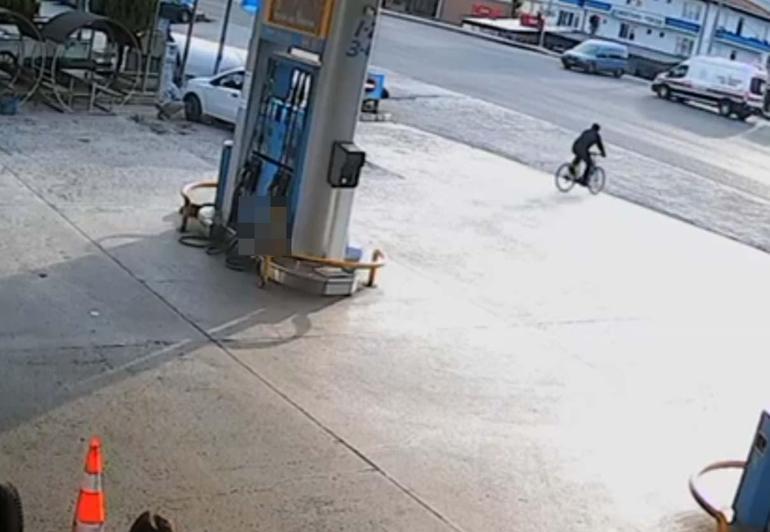 Bolu'da ambulans ile hafif ticari aracın çarpışması kamerada