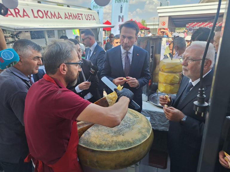 Bakan Bayraktar: Kars-Ardahan-Iğdır'da doğal gaz gitmemiş ilçelerimizi, beldelerimizi bu rahat yakıtla buluşturmak istiyoruz