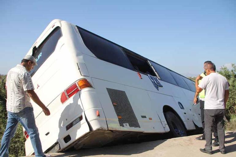 Antalya'da otel servis otobüsü şarampole düştü: 7 yaralı