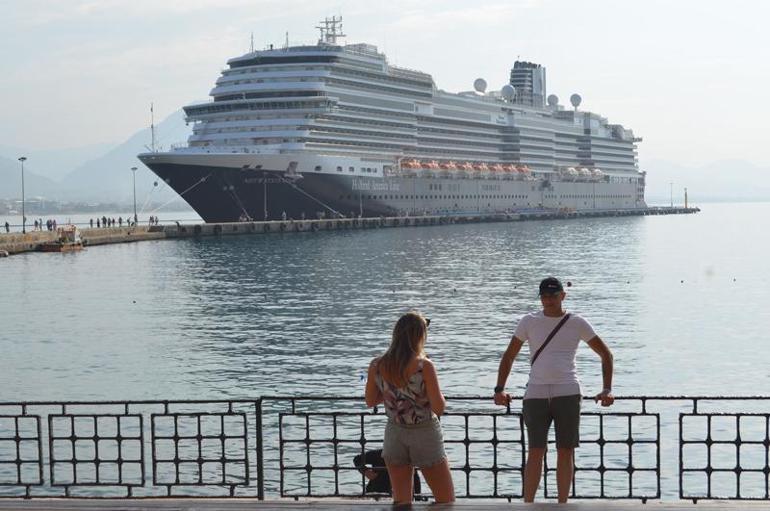 Kruvaziyer turizminde son 11 yılın 'temmuz' rekoru