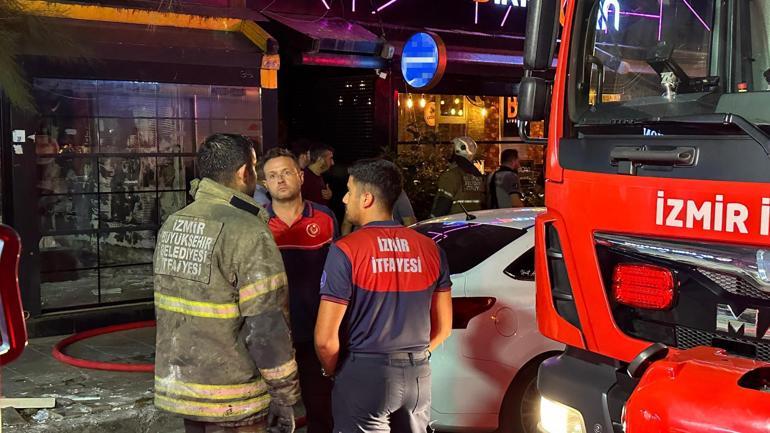 İzmir'de çatı katında çıkan yangında yaklaşık 100 güvercin öldü