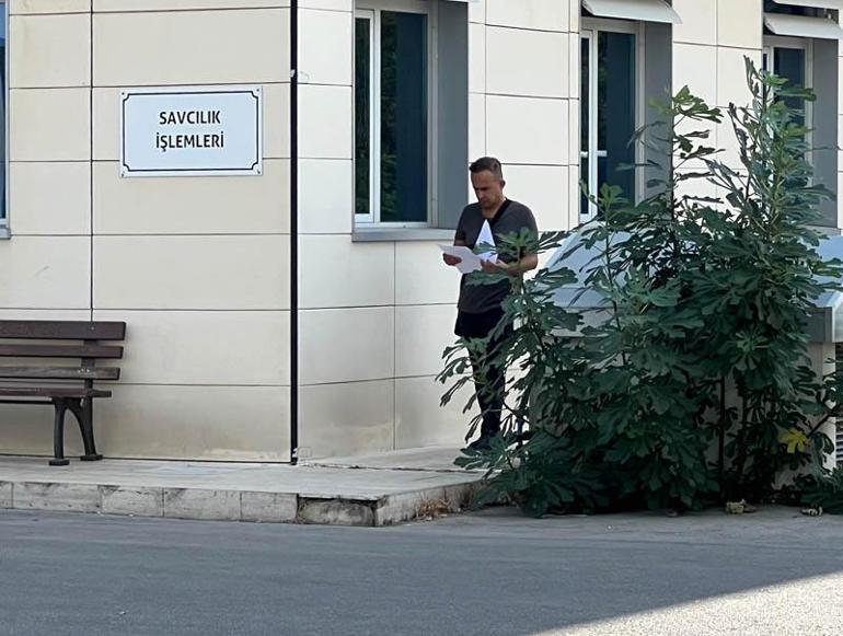 Sahilde tepecikten kayan kumun altında kalan Ezgi, hayatını kaybetti