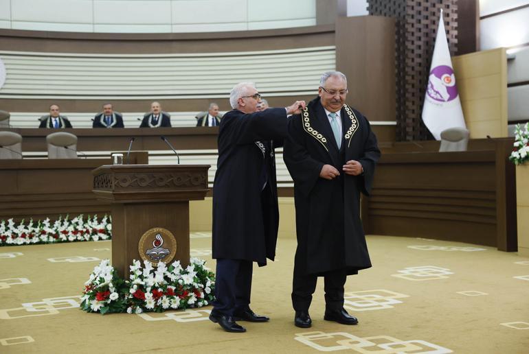 AYM'nin yeni üyesi Metin Kıratlı yemin etti