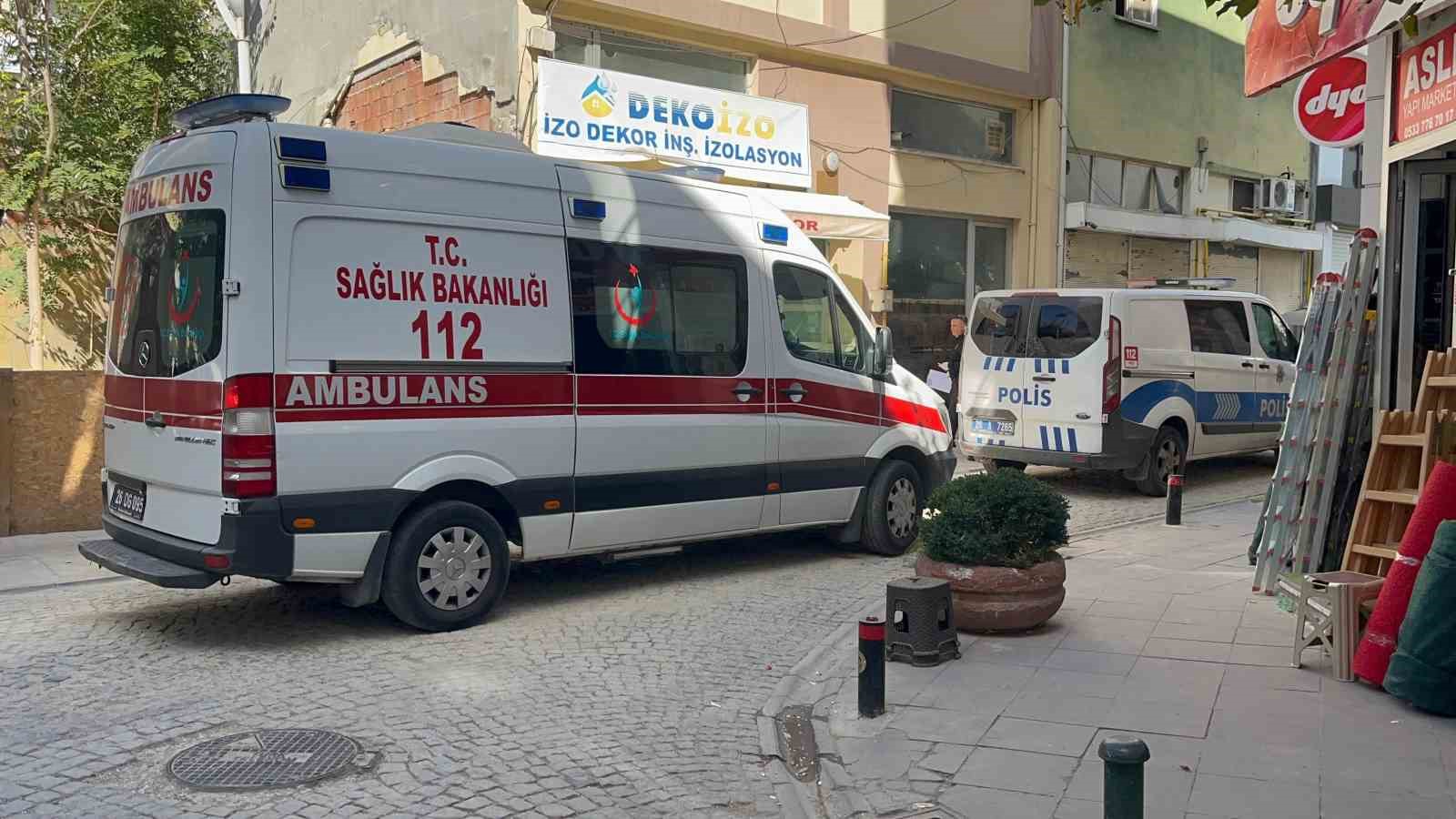 Tartıştığı arkadaşı tarafından bıçaklanan yabancı uyruklu şahıs hastaneye kaldırıldı