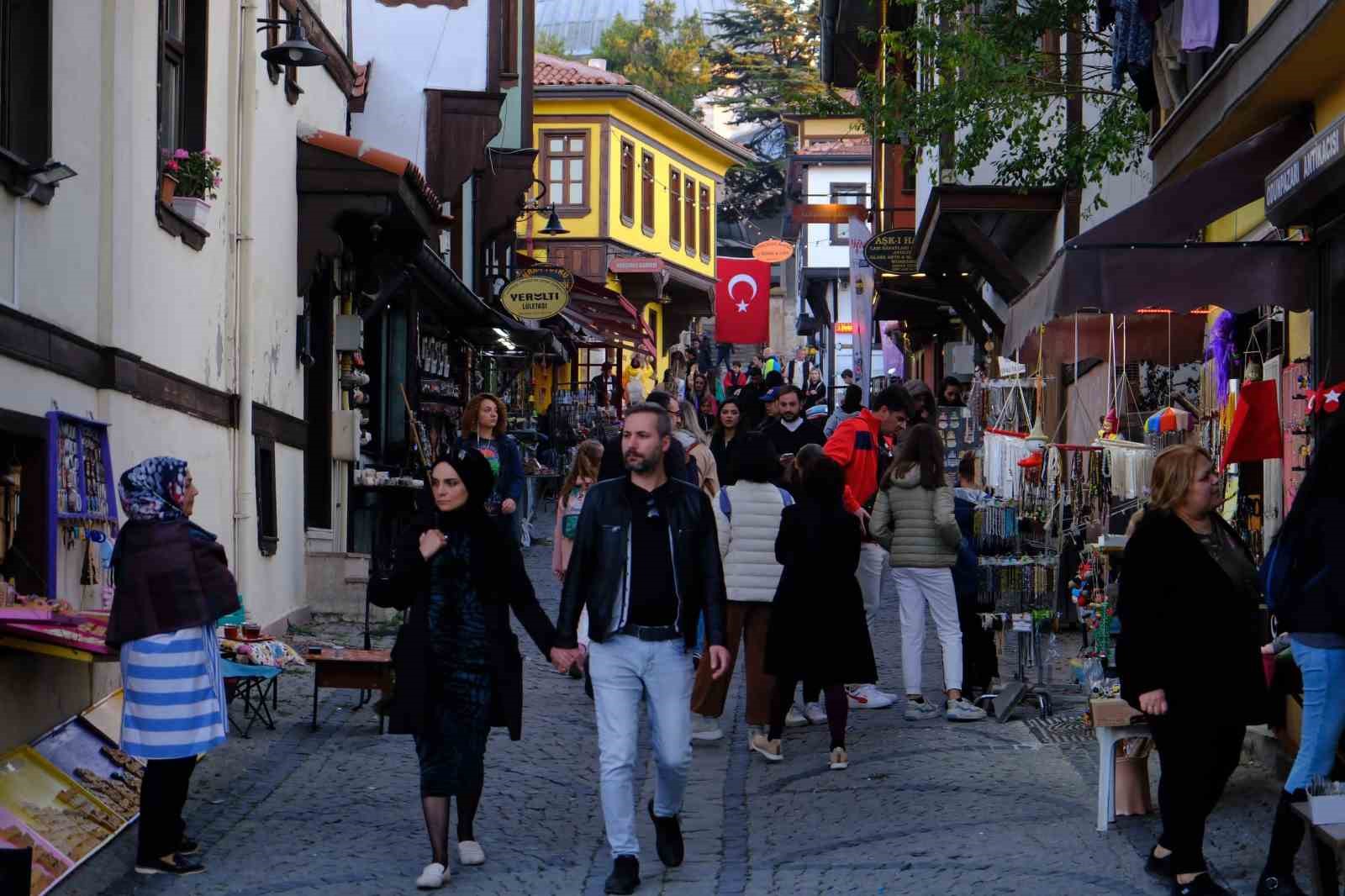 Yerli turistler Odunpazarı’nda yoğunluk oluşturdu