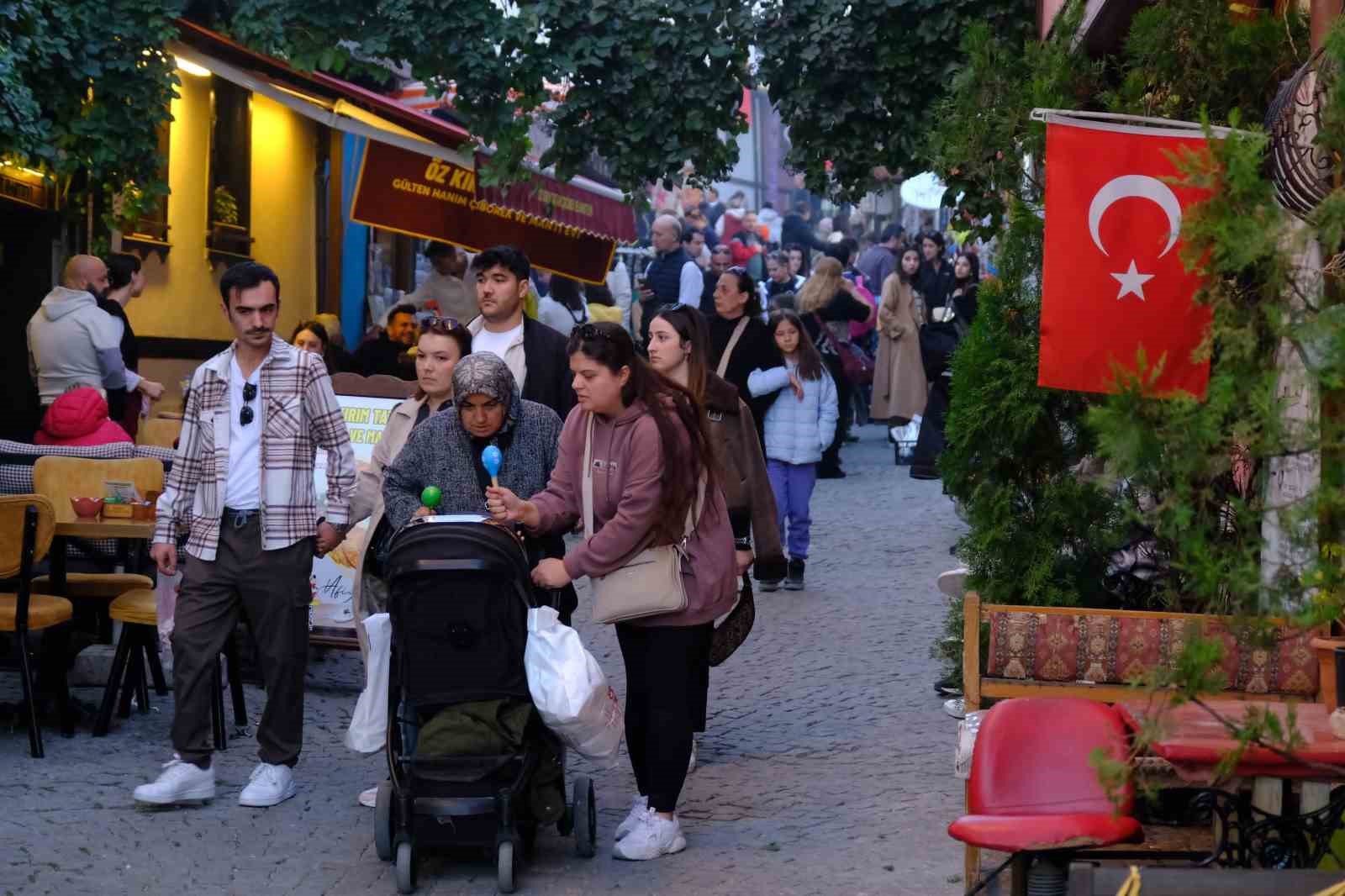 Yerli turistler Odunpazarı’nda yoğunluk oluşturdu