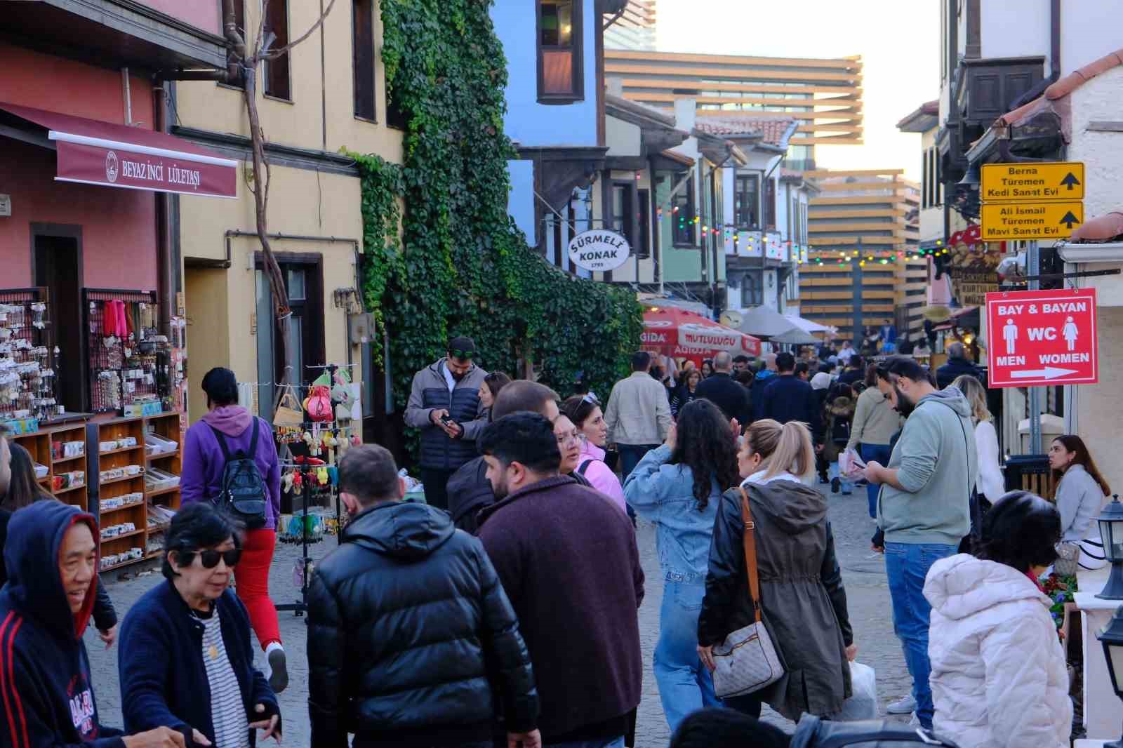 Yerli turistler Odunpazarı’nda yoğunluk oluşturdu