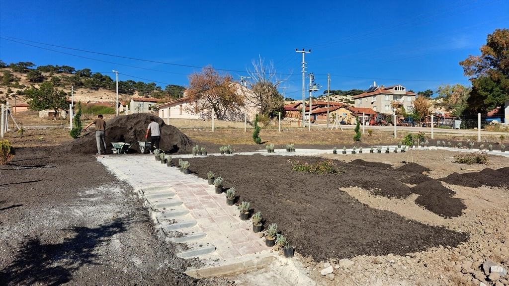 İnönü Belediyesi Dereyalak Mahallesi’ne yeni park kazandırıyor