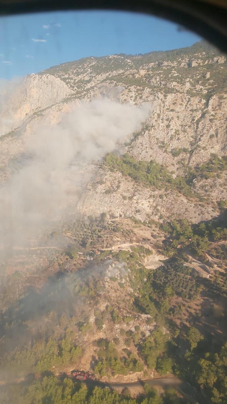 Muğla'nın 3 ilçesinde orman yangını; alevlere müdahale sürüyor