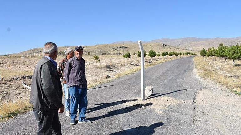 'Arsa benim' dedi, köy yolunu kapattı