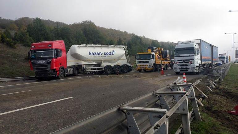 Bariyerleri aşıp karşı yöne geçen tanker, otomobille çarpıştı: 2 yaralı