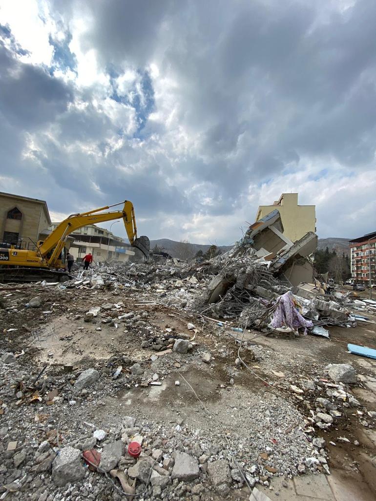 29 kişinin öldüğü Özlem Bayraktar Apartmanı davasında 'yeni bilirkişi heyeti' kararı