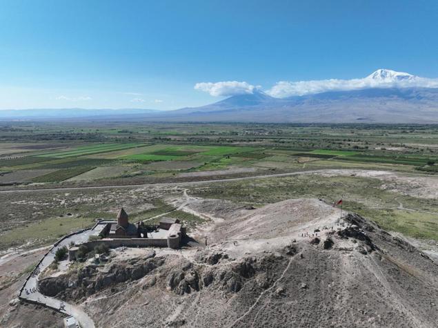 Ermenistan’da 2 bin yıllık kilise kalıntıları bulundu