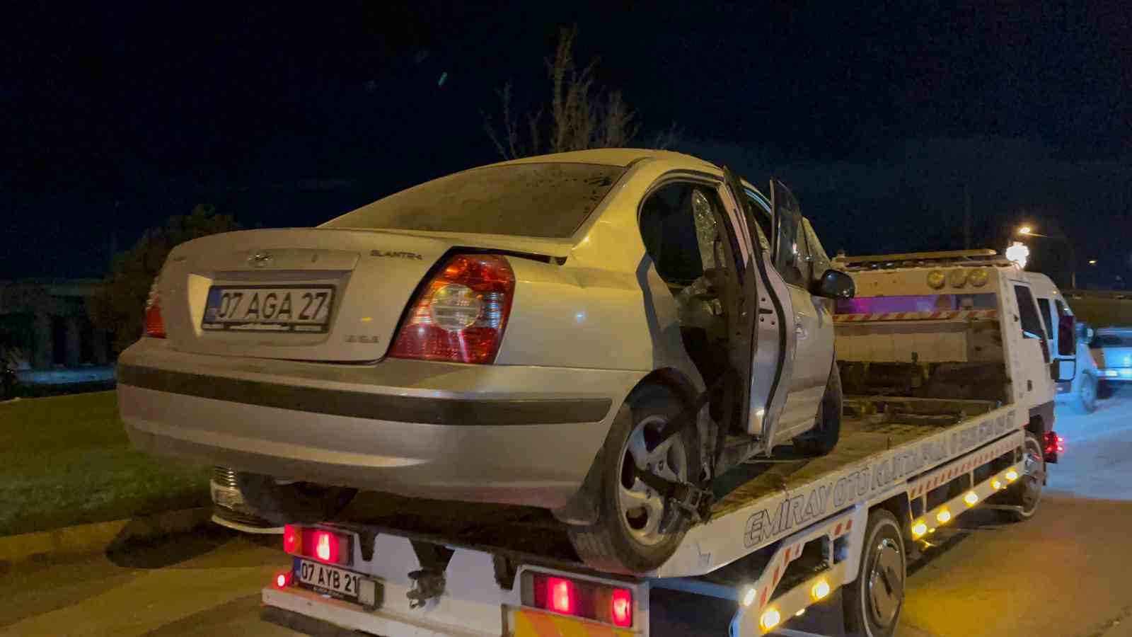 Eskişehir’de feci kaza: İki otomobil çarpıştı, 1’i ağır 4 kişi yaralandı