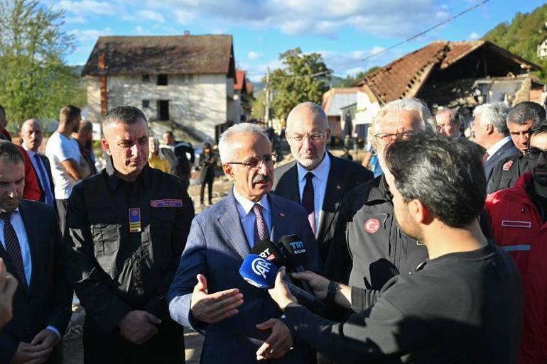 Bakan Uraloğlu: Felakette evleri yıkılan vatandaşların geçici barınmaları için gerekli çalışmaları yapıyoruz