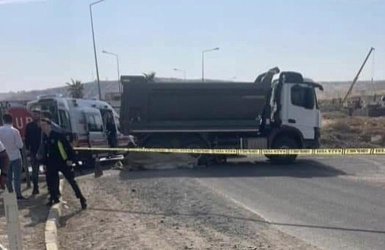 Şırnak'ta hafriyat kamyonuyla çarpışan motosikletin sürücüsü öldü; kaza kamerada