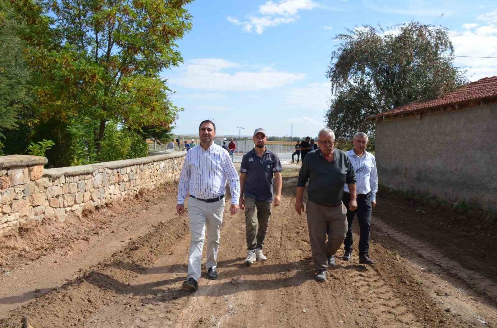 Beylikova Belediyesi kilitli parke taşı çalışmalarına başladı