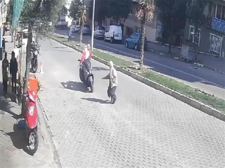 Bursa'da motosikletin çarptığı yaya öldü; kaza kamerada