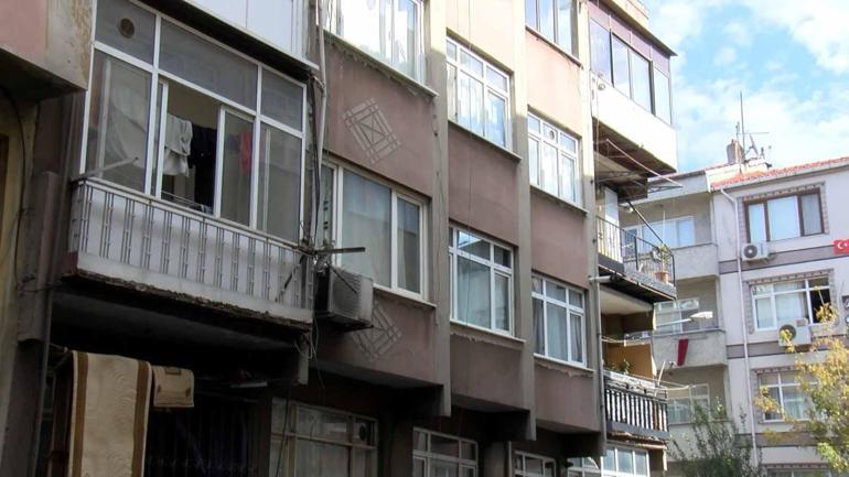 Bayrampaşa'da 60 yıllık 38 daireli binadan beton parçaları dökülüyor