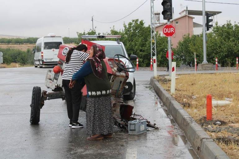 Yolcu otobüsüyle çarpışan traktör ikiye bölündü: 1 ölü, 1 yaralı