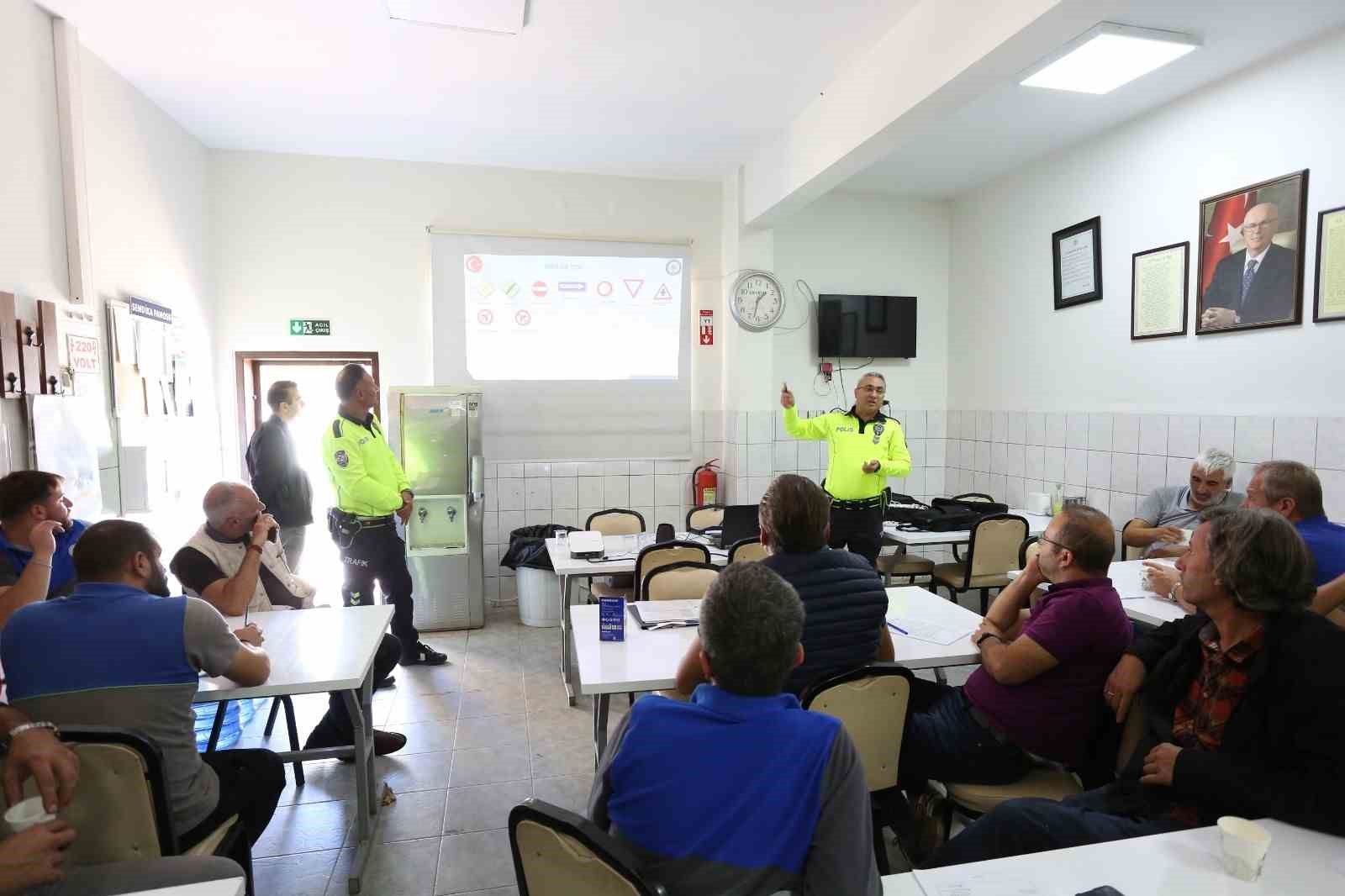 Odunpazarı Belediyesi’nde şoförlere güvenli sürüş eğitimi verildi