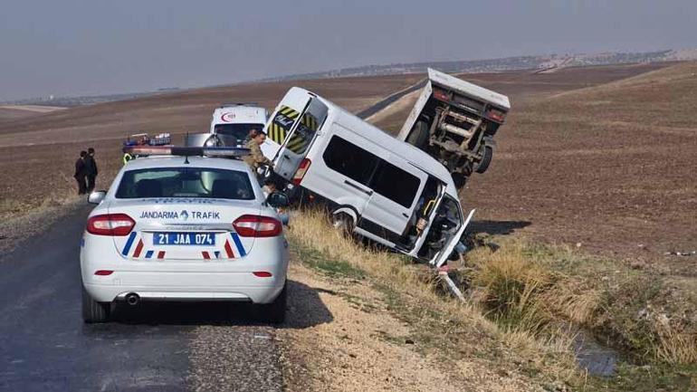 Diyarbakır’da zincirleme kaza; 15'i öğretmen, 17 yaralı