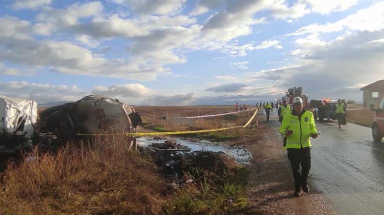 Çorum'da tanker ile minibüs çarpıştı; 1 ölü, 17 yaralı