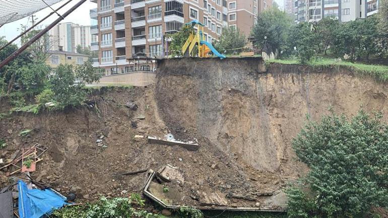 Rize’de, heyelanda sitenin istinat duvarı çöktü