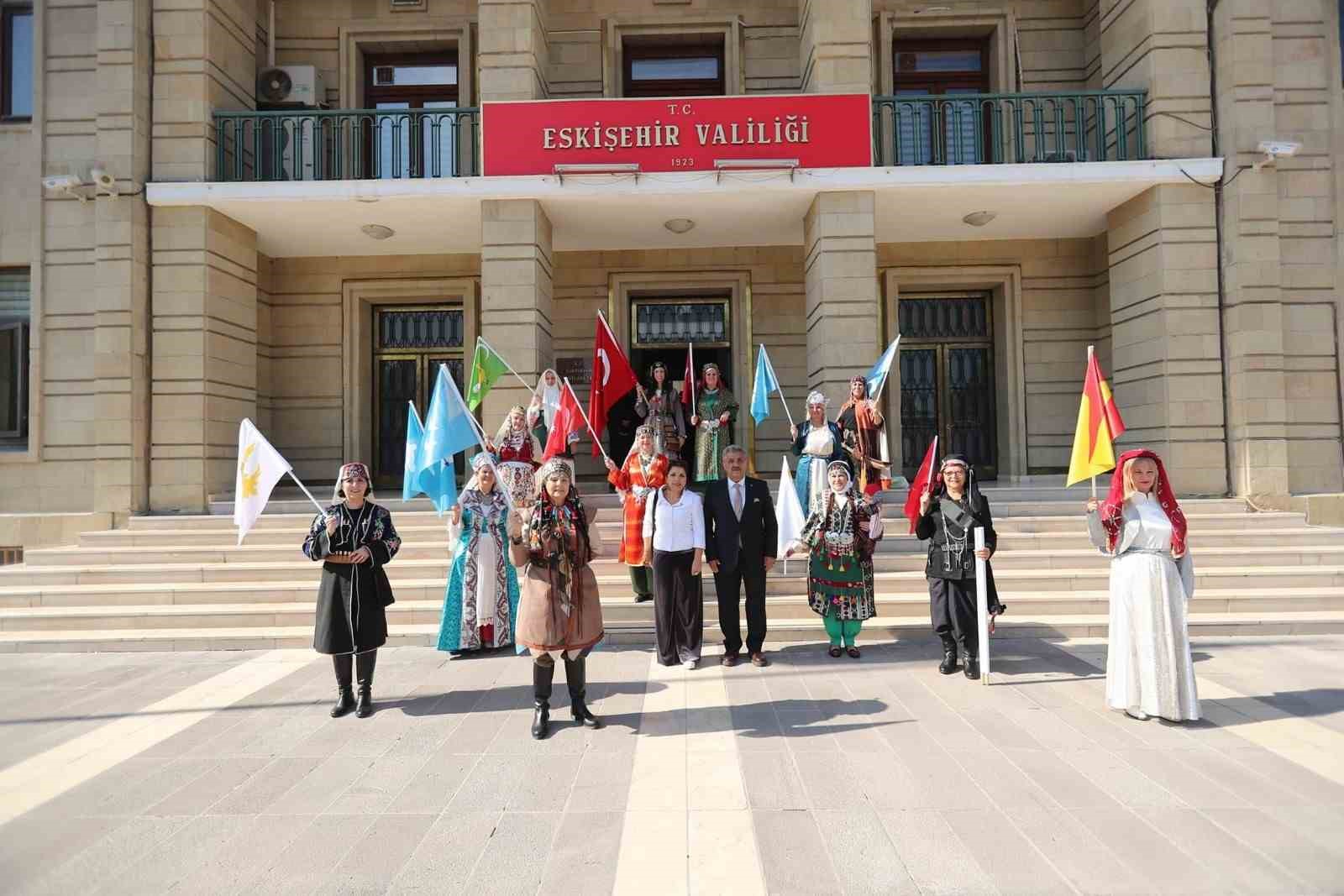 ‘Kahraman Türk Kadınları’ tiyatro gösterisi Urfa’da yoğun ilgi gördü