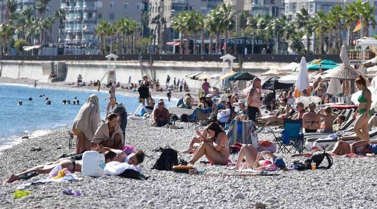 Antalya'da deniz ve sahil keyfi