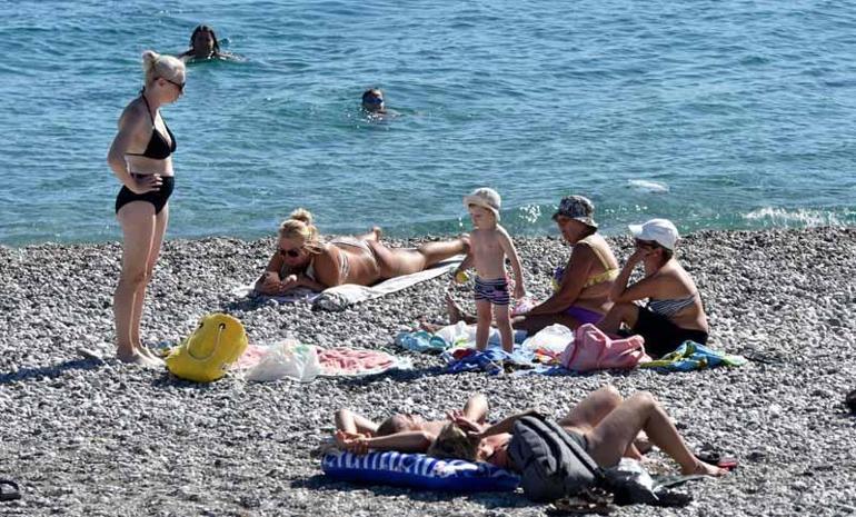 Antalya'da deniz ve sahil keyfi