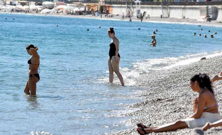 Antalya'da deniz ve sahil keyfi